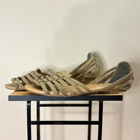 4/$10🎄City Classified Olive Tan Braided Sandals Size 7 - Picture 3 of 11